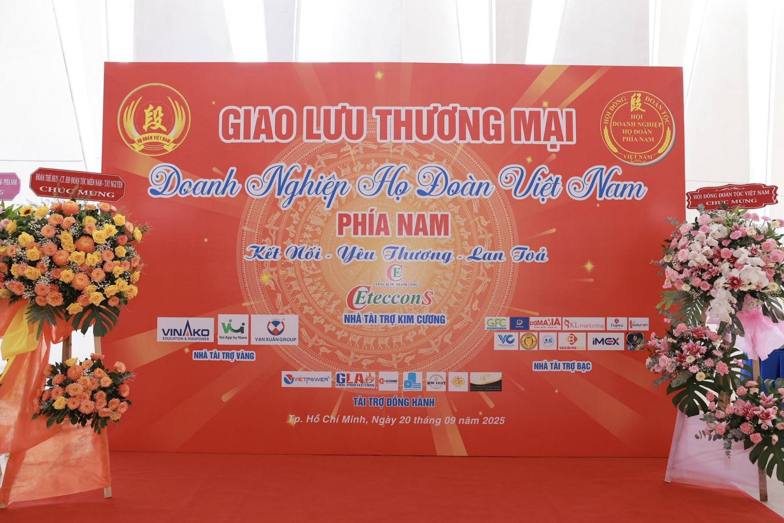 AUSMEDIC TẠI SỰ KIỆN GIAO LƯU THƯƠNG MẠI HỌ ĐOÀN 