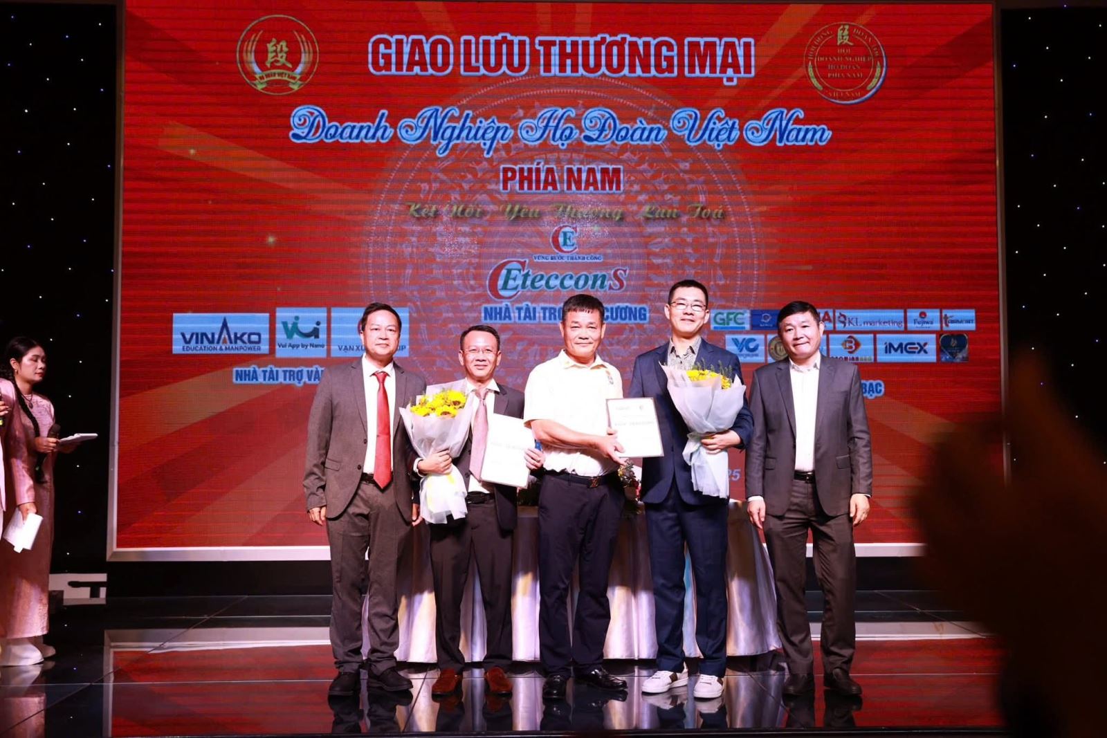 AUSMEDIC TẠI SỰ KIỆN GIAO LƯU THƯƠNG MẠI HỌ ĐOÀN 