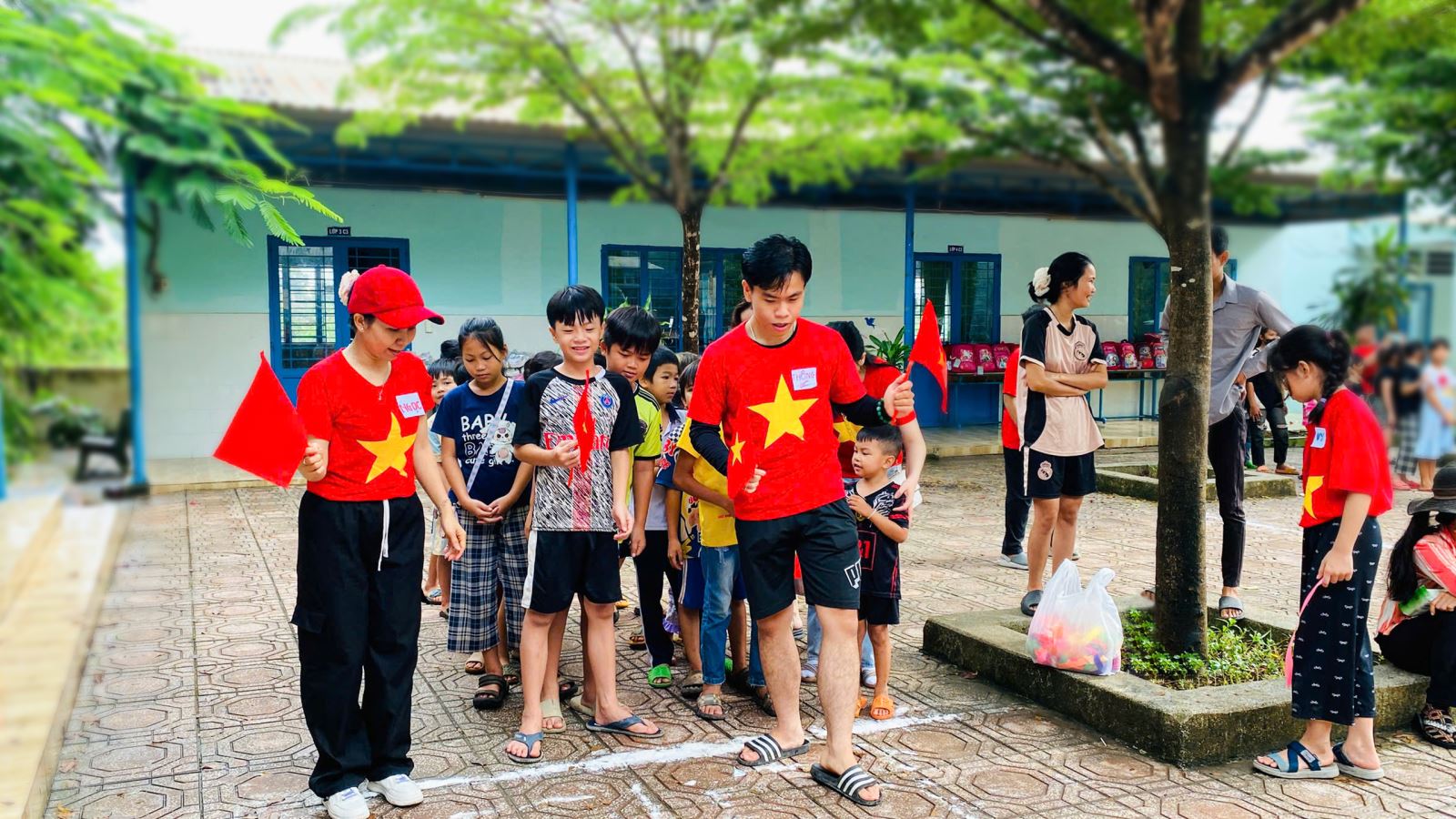 AUSMEDIC Chung Tay Gieo Mầm Yêu Thương Ở Mã Đà
