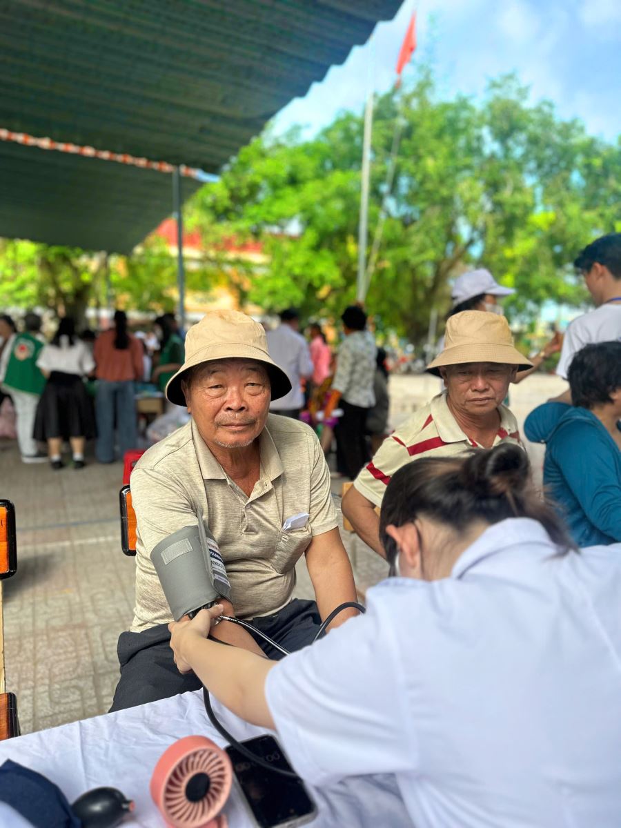 AUSMEDIC – CHUNG TAY CHIA SẺ YÊU THƯƠNG, LAN TỎA SỨC KHỎE