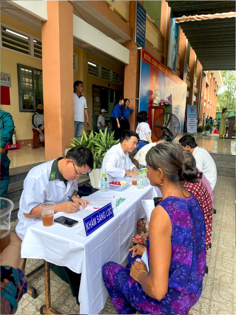 AUSMEDIC – CHUNG TAY CHIA SẺ YÊU THƯƠNG, LAN TỎA SỨC KHỎE